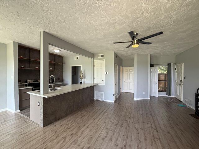 8149 Sands Point Drive 113, Houston, TX 77036