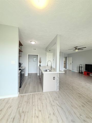 8149 Sands Point Drive 113, Houston, TX 77036