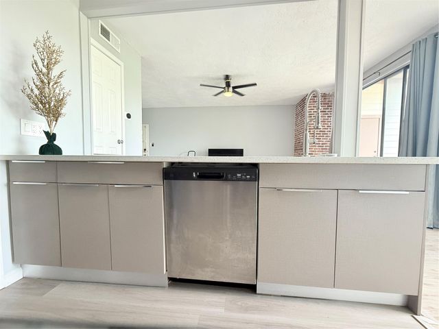 8149 Sands Point Drive 113, Houston, TX 77036