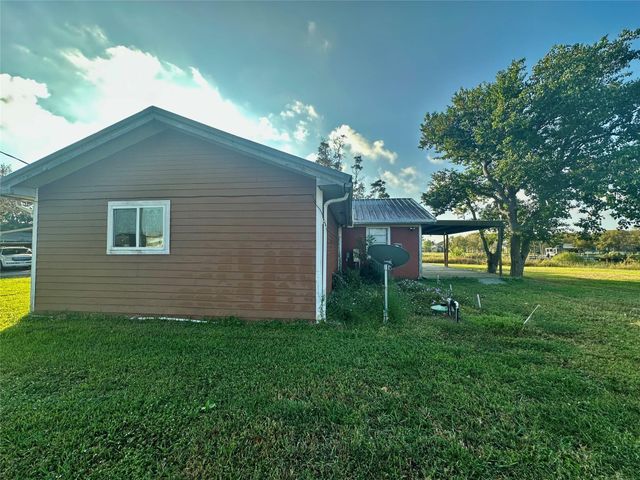 1414 Angle Road, Angleton, TX 77515