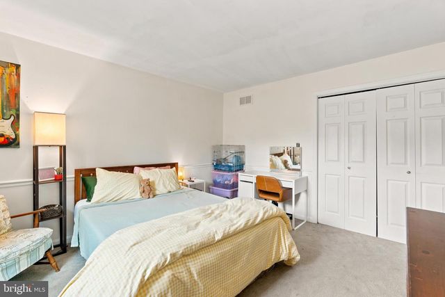 2314 LAWNWOOD CT, East Petersburg, PA 17520
