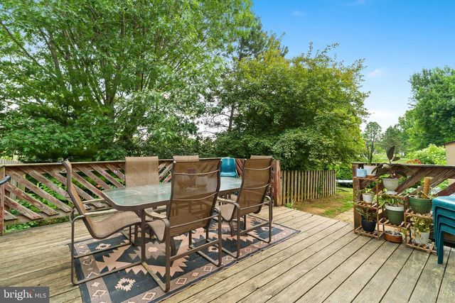 2314 LAWNWOOD CT, East Petersburg, PA 17520