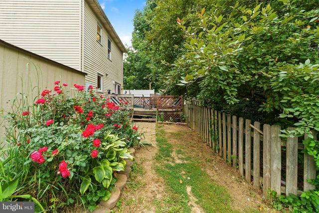 2314 LAWNWOOD CT, East Petersburg, PA 17520