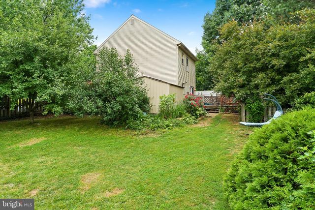 2314 LAWNWOOD CT, East Petersburg, PA 17520