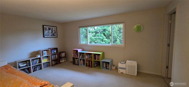 19130 SE 47th Place, Issaquah, WA 98027