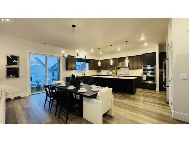 11681 Sw HAYRICK Ter, Beaverton, OR 97007