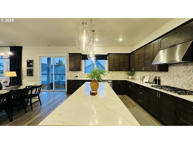 11681 Sw HAYRICK Ter, Beaverton, OR 97007