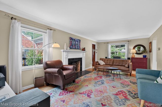 2735 Glenwood Road, Royal Oak, MI 48073