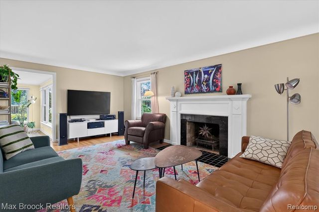2735 Glenwood Road, Royal Oak, MI 48073