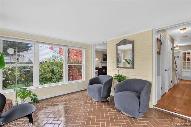 2735 Glenwood Road, Royal Oak, MI 48073