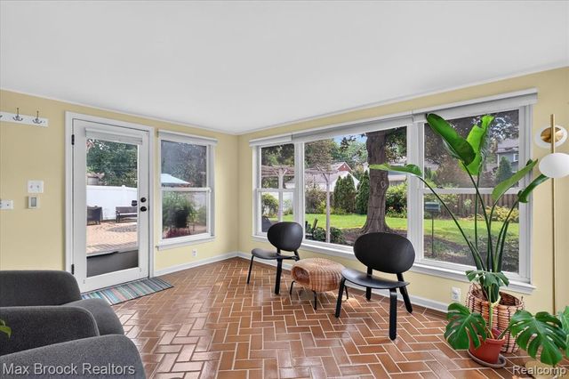 2735 Glenwood Road, Royal Oak, MI 48073