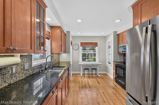 2735 Glenwood Road, Royal Oak, MI 48073