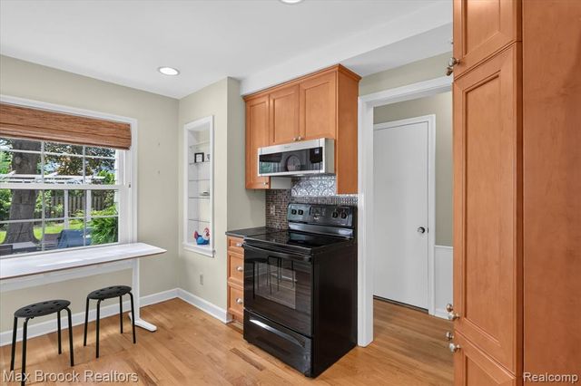 2735 Glenwood Road, Royal Oak, MI 48073