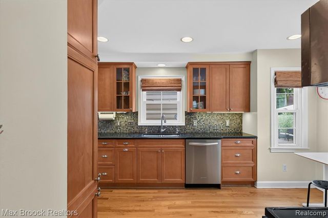 2735 Glenwood Road, Royal Oak, MI 48073
