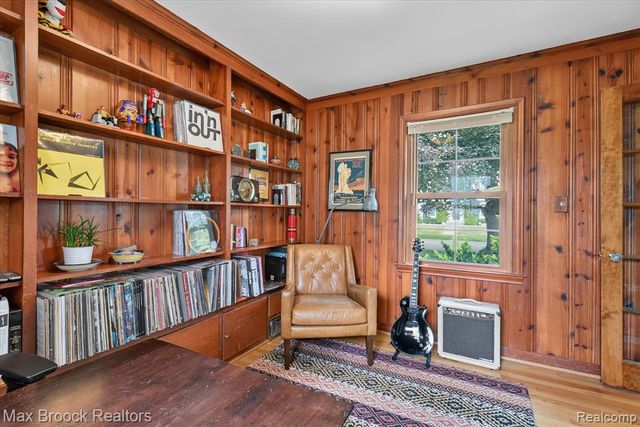 2735 Glenwood Road, Royal Oak, MI 48073