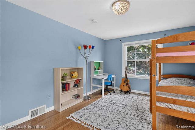 2735 Glenwood Road, Royal Oak, MI 48073