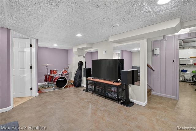 2735 Glenwood Road, Royal Oak, MI 48073