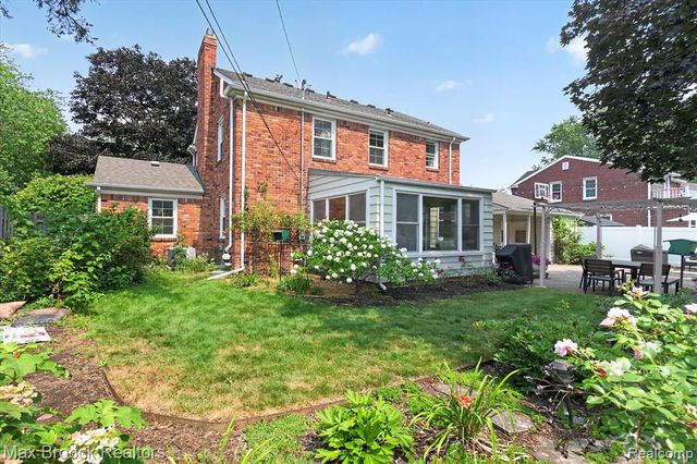 2735 Glenwood Road, Royal Oak, MI 48073