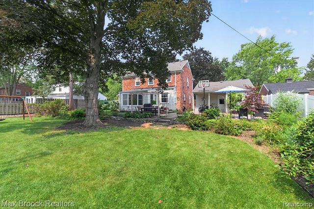 2735 Glenwood Road, Royal Oak, MI 48073