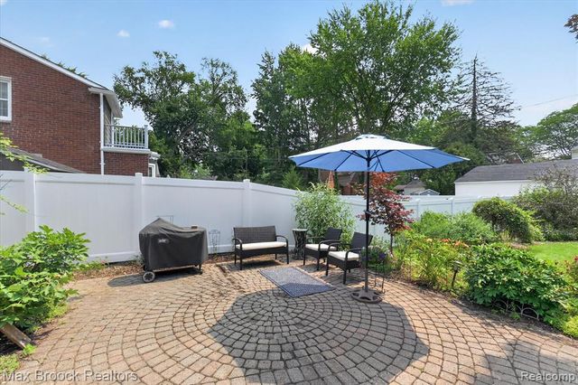 2735 Glenwood Road, Royal Oak, MI 48073