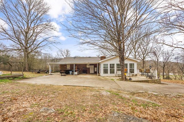 631 Holt Hollow Rd, Prospect, TN 38477