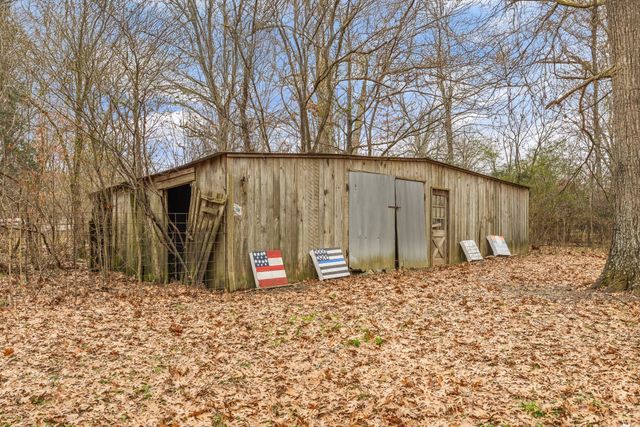 631 Holt Hollow Rd, Prospect, TN 38477