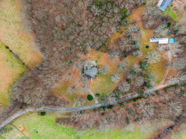 631 Holt Hollow Rd, Prospect, TN 38477