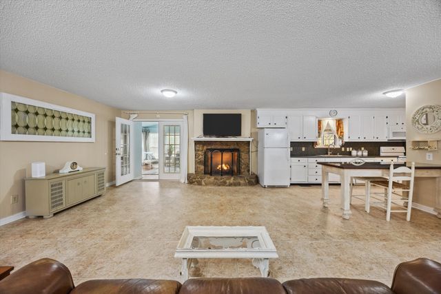 631 Holt Hollow Rd, Prospect, TN 38477