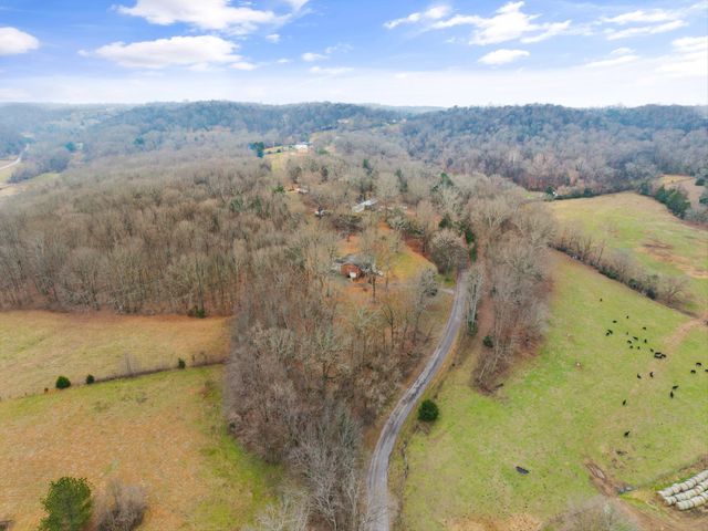 631 Holt Hollow Rd, Prospect, TN 38477