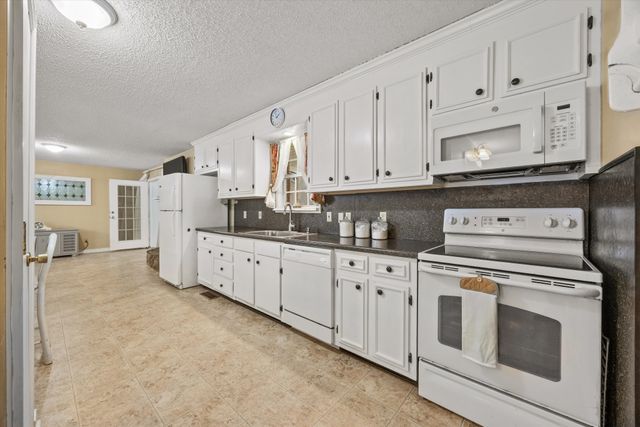 631 Holt Hollow Rd, Prospect, TN 38477