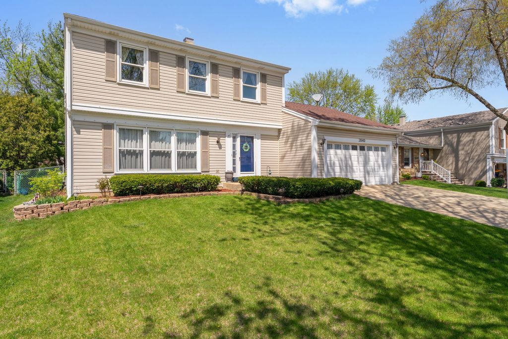 2040 Tiffany Drive, Schaumburg, IL 60194