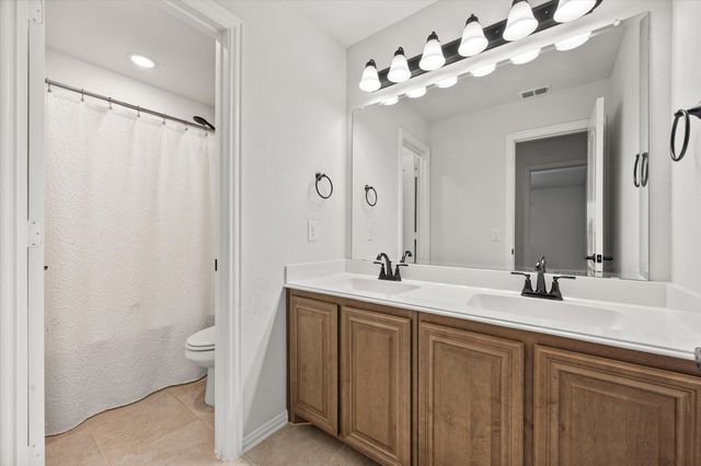 637 Ridgewater Trail, Fort Worth, TX 76131