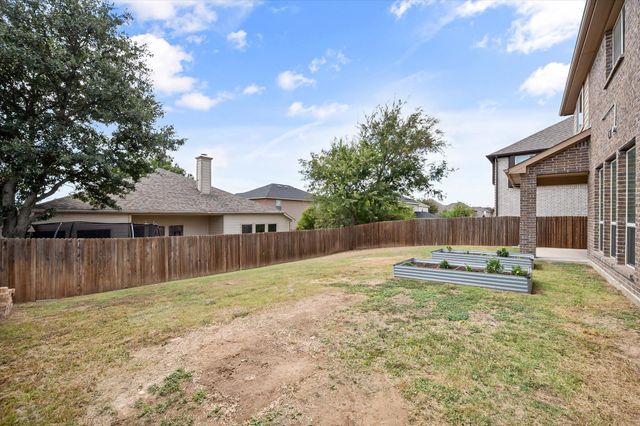 637 Ridgewater Trail, Fort Worth, TX 76131