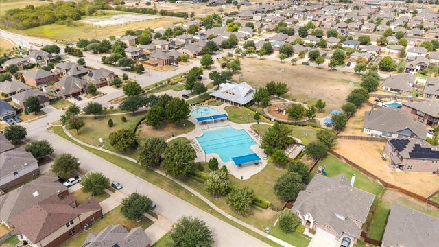 637 Ridgewater Trail, Fort Worth, TX 76131