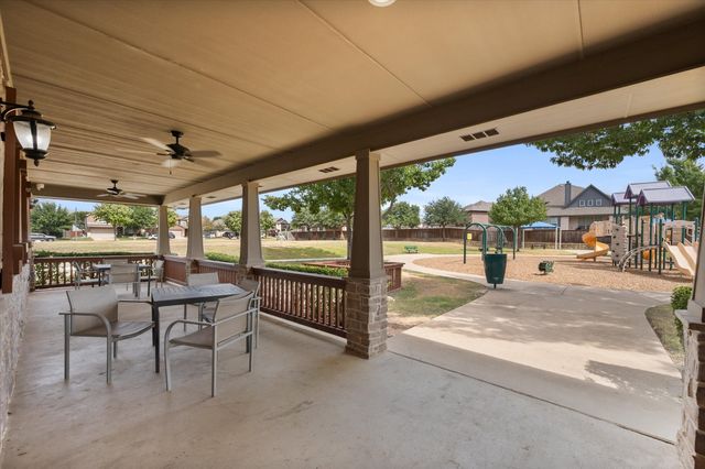 637 Ridgewater Trail, Fort Worth, TX 76131