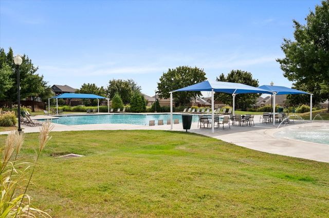 637 Ridgewater Trail, Fort Worth, TX 76131