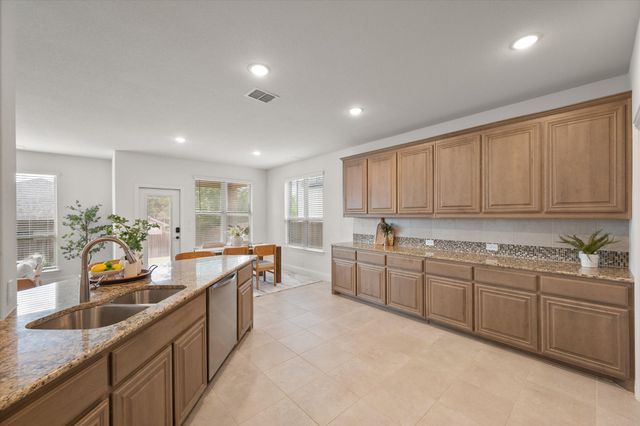 637 Ridgewater Trail, Fort Worth, TX 76131