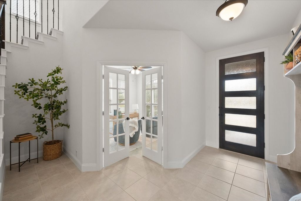 637 Ridgewater Trail, Fort Worth, TX 76131 — photo 2