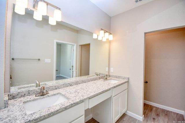 6214 OAKLAND RDG, San Antonio, TX 78238