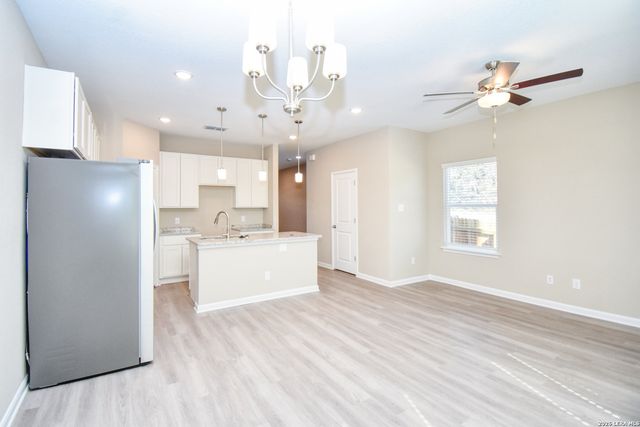 6214 OAKLAND RDG, San Antonio, TX 78238