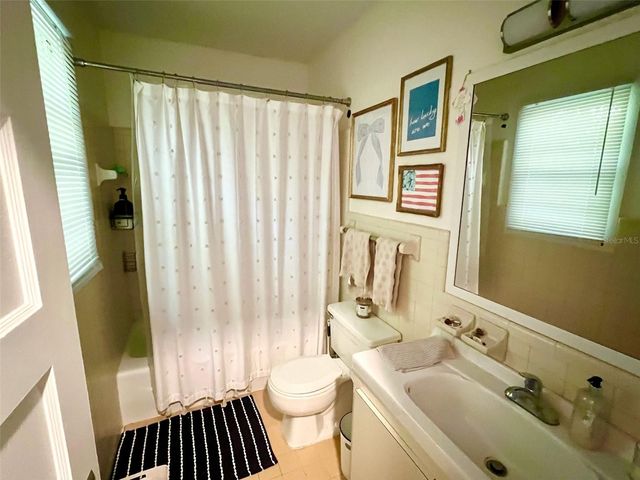 1723 NW 7TH AVENUE, Gainesville, FL 32603