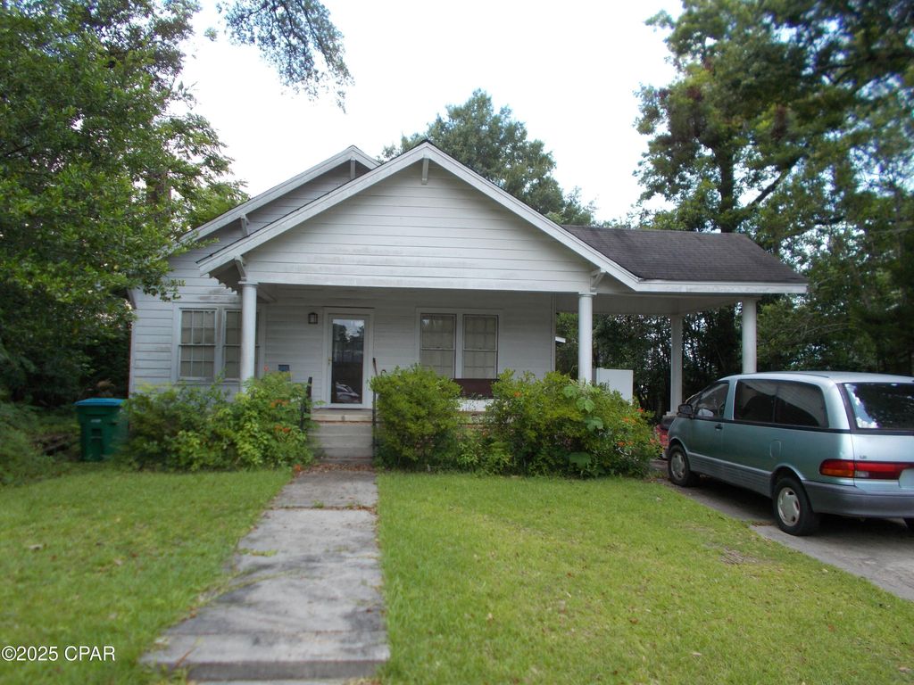 2995 Russ Street, Marianna, FL 32446