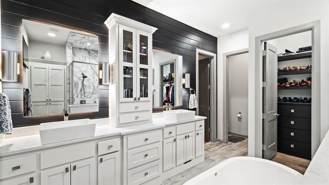 4700 Las Colinas Lane, Norman, OK 73072