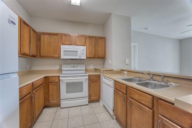 8225 CLAIRE ANN DR 203, Orlando, FL 32825