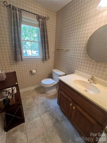 837 Deerfield Drive, Mount Holly, NC 28120