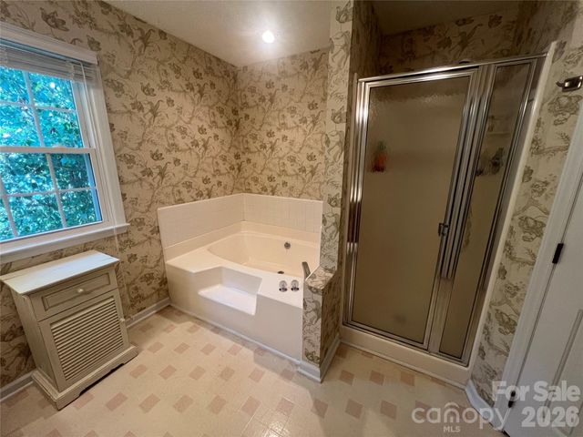 837 Deerfield Drive, Mount Holly, NC 28120