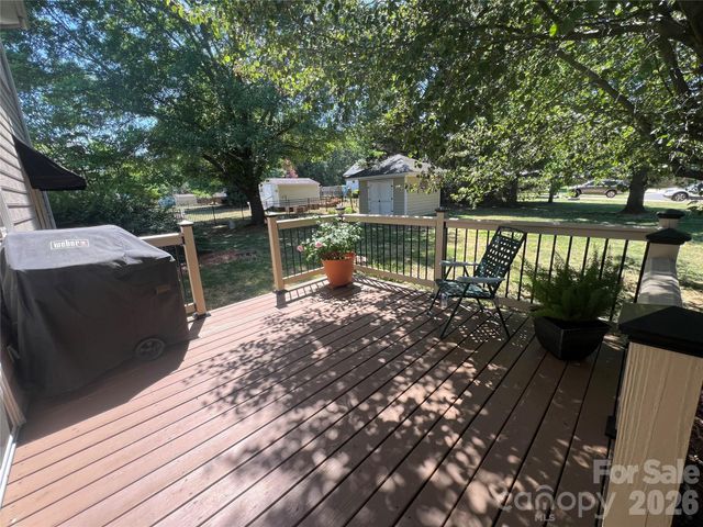 837 Deerfield Drive, Mount Holly, NC 28120