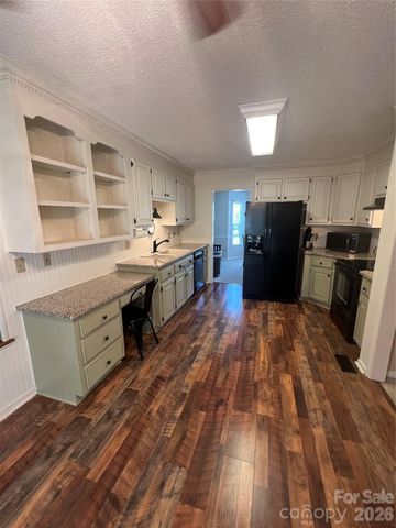 837 Deerfield Drive, Mount Holly, NC 28120