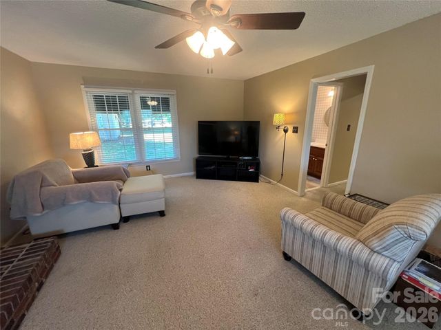 837 Deerfield Drive, Mount Holly, NC 28120