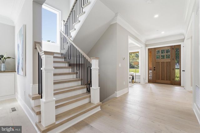 9117 SEVEN LOCKS RD, Bethesda, MD 20817